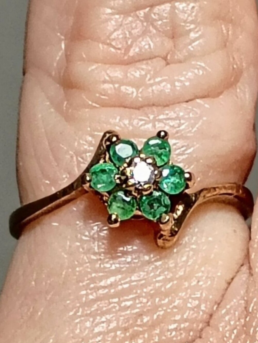 Vintage Ring Emeralds Diamond 10k Yellow Gold Pinky Flower Cluster